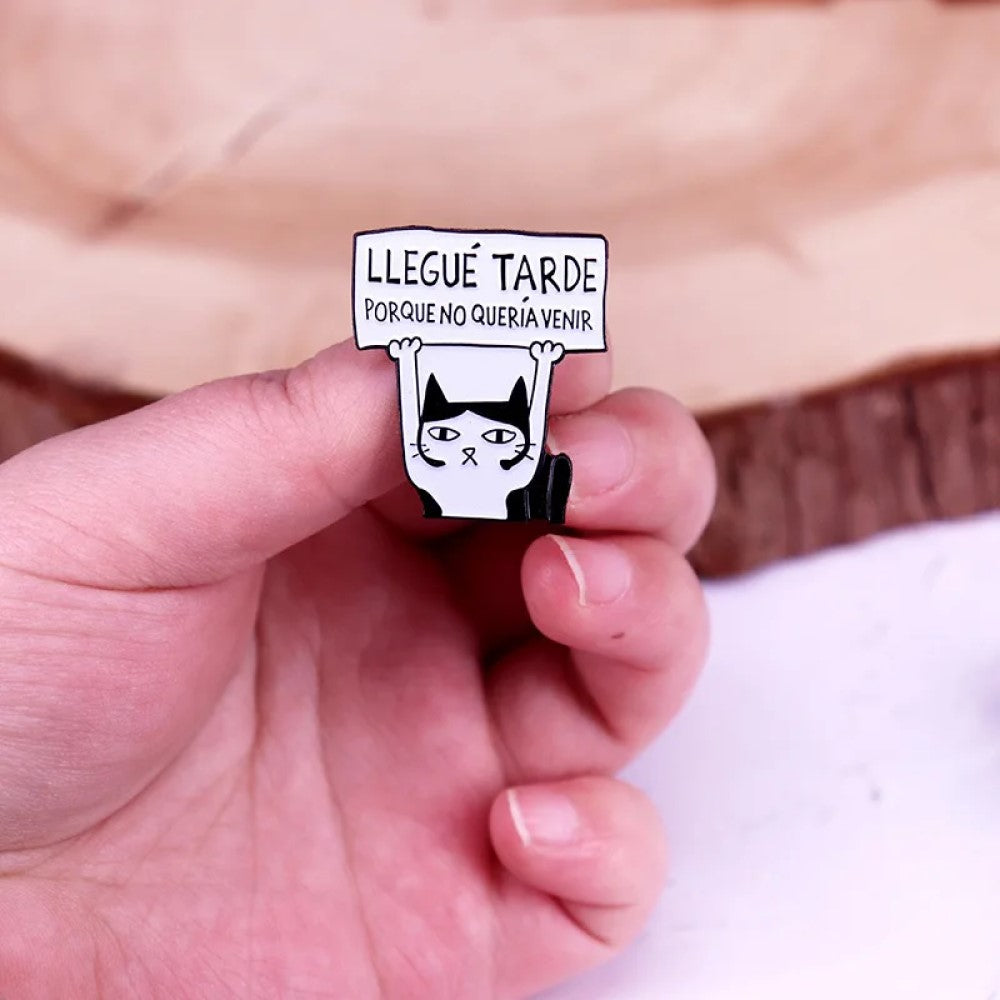 Pin Broche entretenido divertido No quería venir