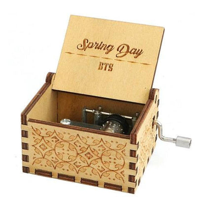 caja musical madera BTS