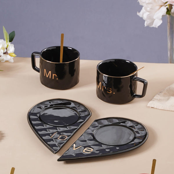 Set Enamorados tazas, platos, cucharas love corazon MR- MRS
