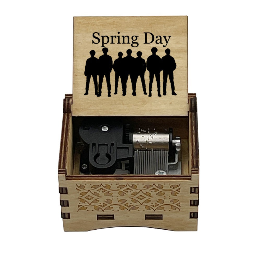caja musical madera BTS