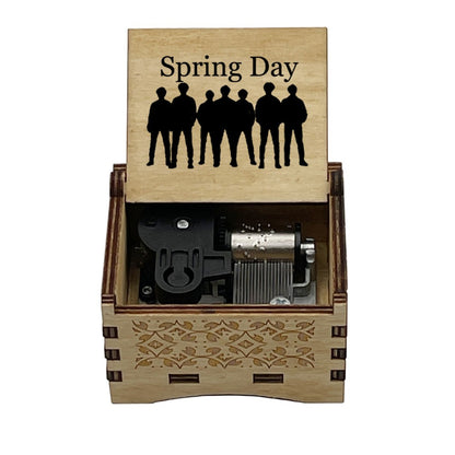 caja musical madera BTS