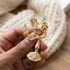 Broche Pin dorado Lumière de La Bella y la Bestia