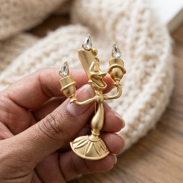 Broche Pin dorado Lumière de La Bella y la Bestia