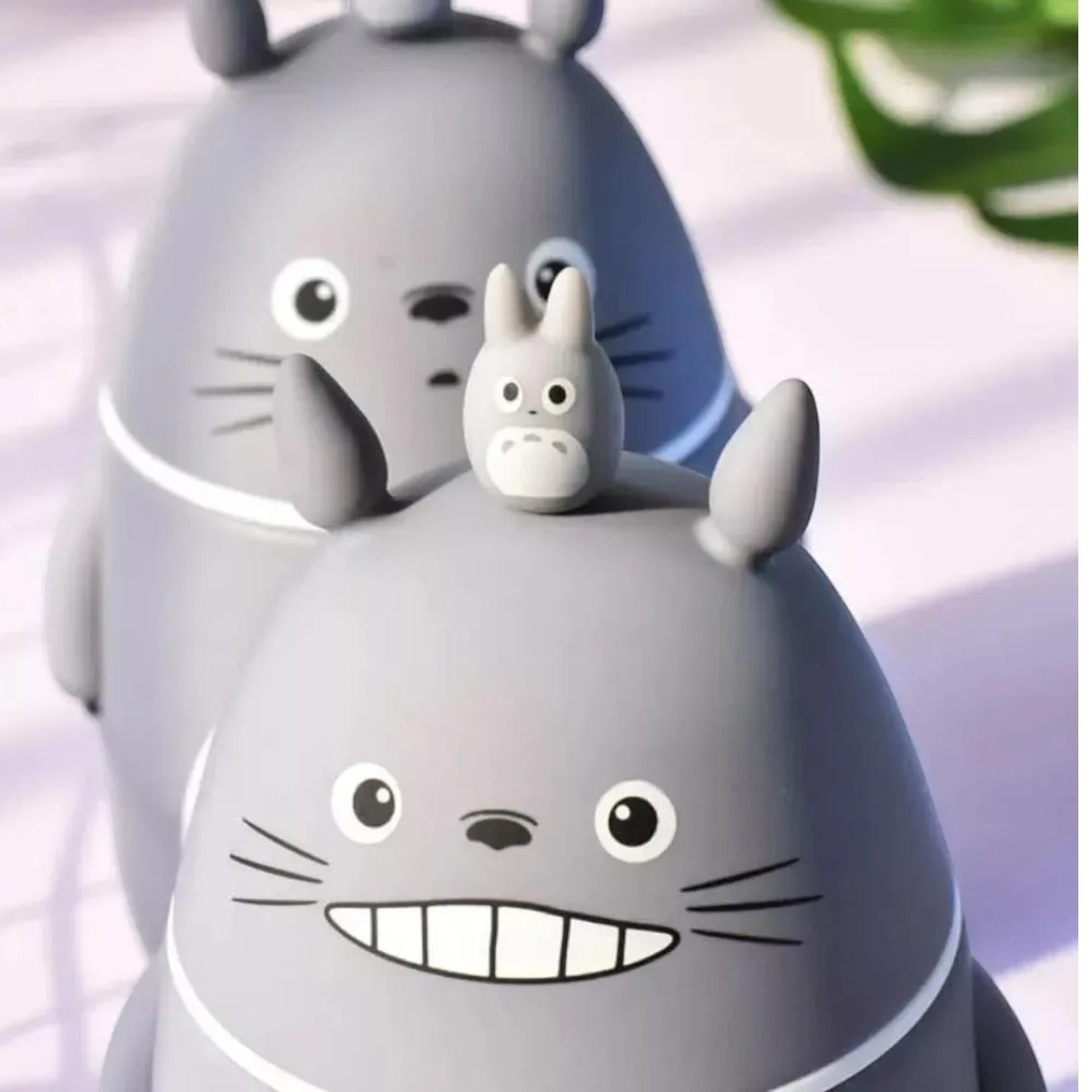 Termo vidrioen forma de Totoro  